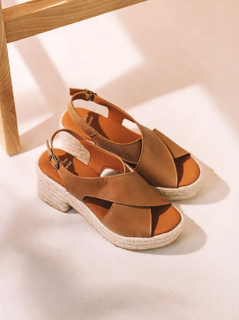 sandalias mujer - Alpargata de mujer de piel con tacón ancho | AGATHA - Toni Pons