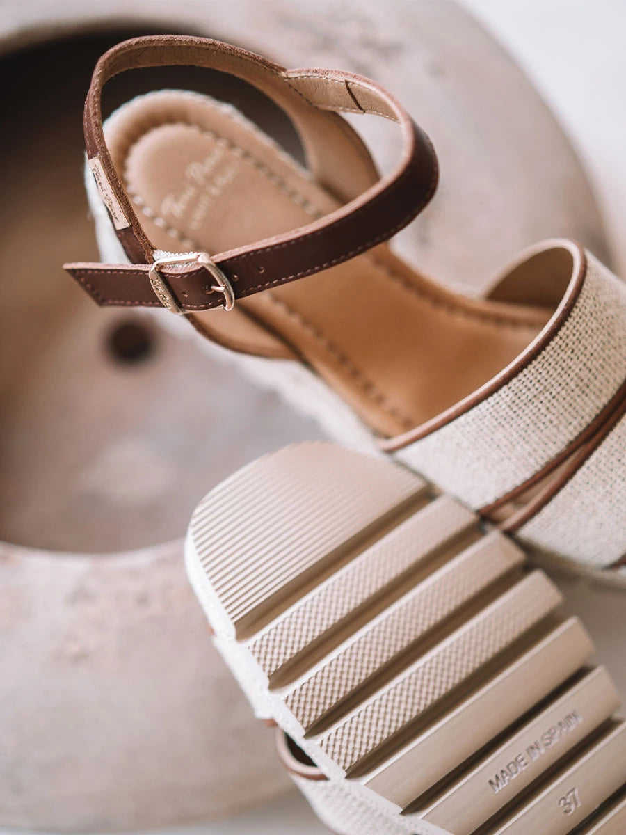 - Zapatillas deportivas de mujer en piel con cordones | AURA - Toni Pons