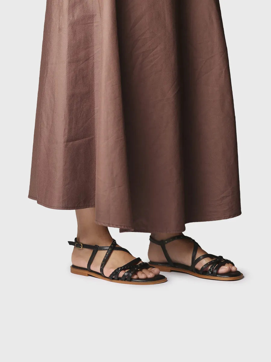 - Sandalias planas de mujer en piel con tachuelas | BERGEN - Toni Pons