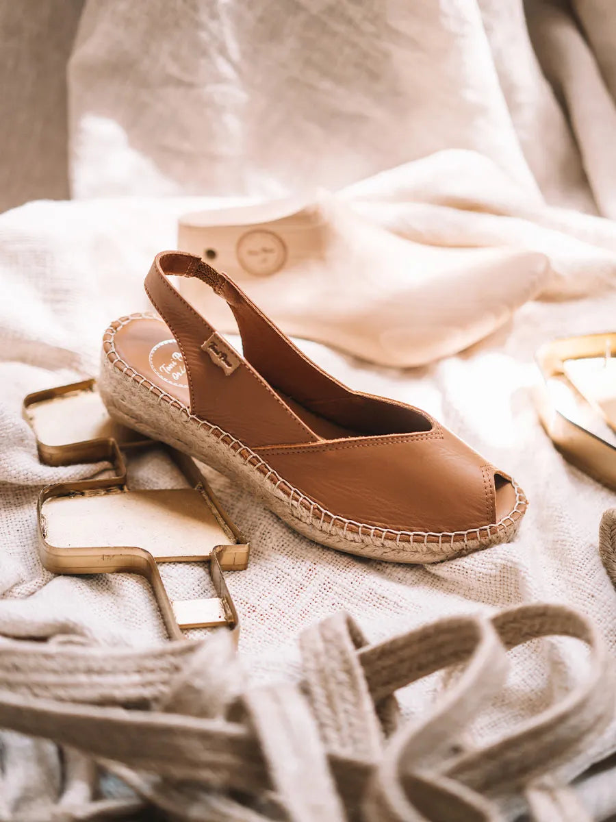 alpargatas mujer - Alpargata peep toe de mujer con cuña en piel | BERNIA-P - Toni Pons