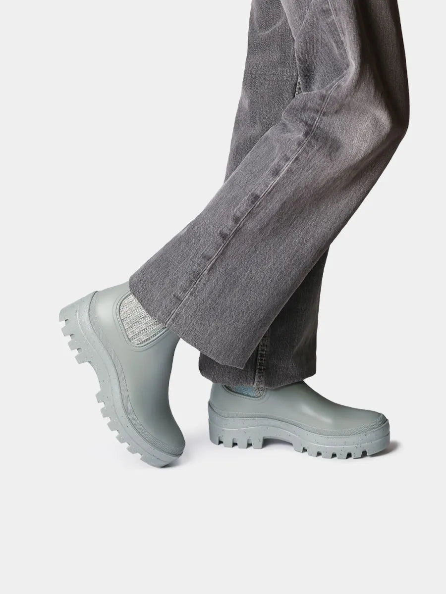 Women's rain boots with shiny elastic bands