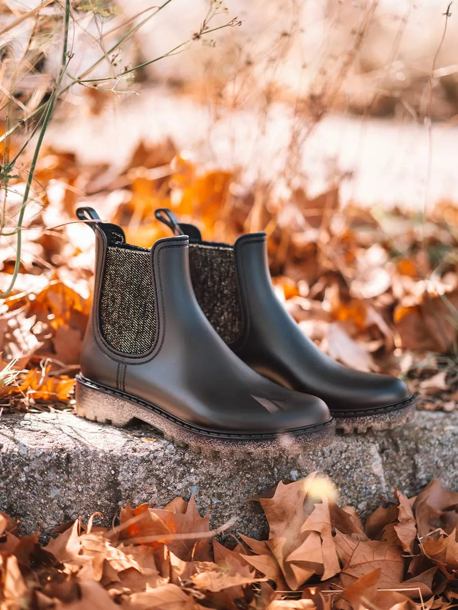 Chelsea-style rain boot for women in black TONI PONS