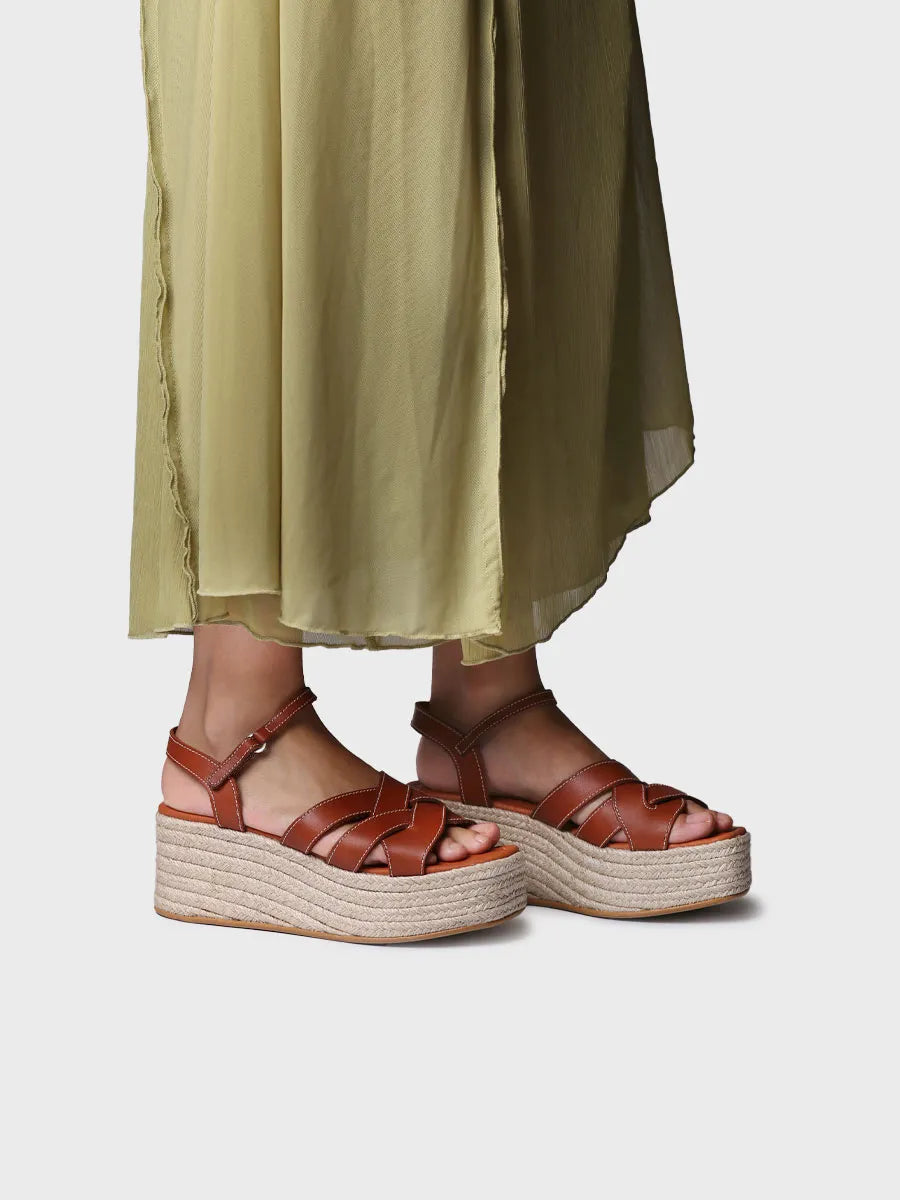 Alpargatas mujer - Sandalia de plataforma dorada | CRISTINA - Toni Pons