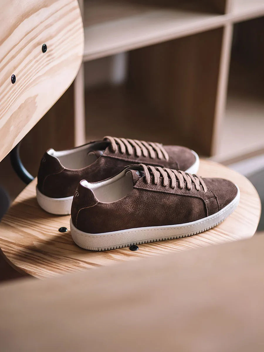 zapatos de cordones hombre - Zapatilla para hombre en piel nobuck con cordones | DALMAU - Toni Pons