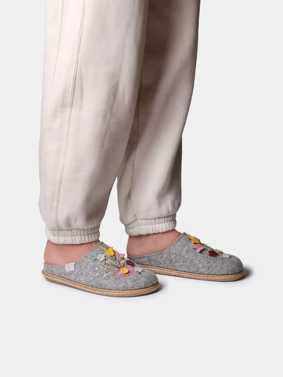 Zapatillas de casa mujer - Slippers para mujer en fieltro con flores | DELI-EF  - Toni Pons