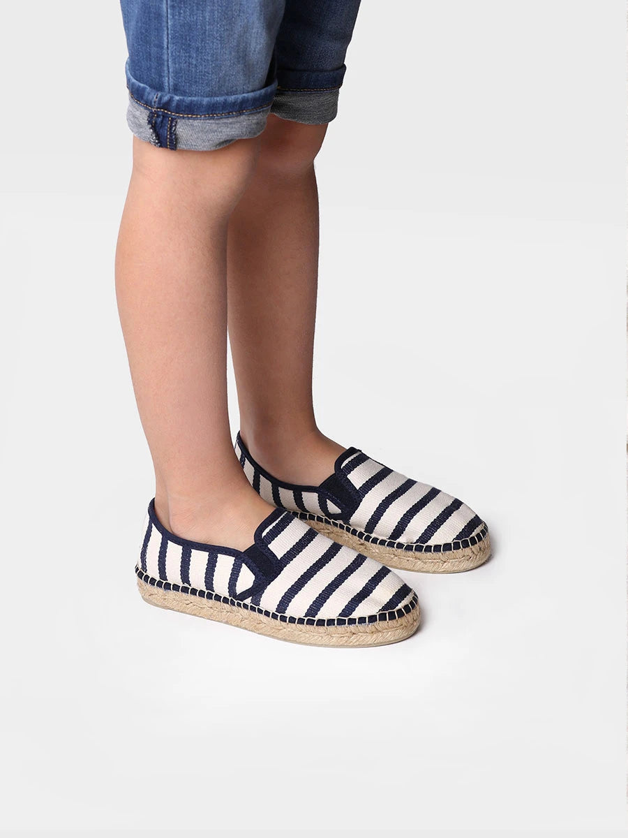 - Alpargatas infantiles | EFES-BR - Toni Pons