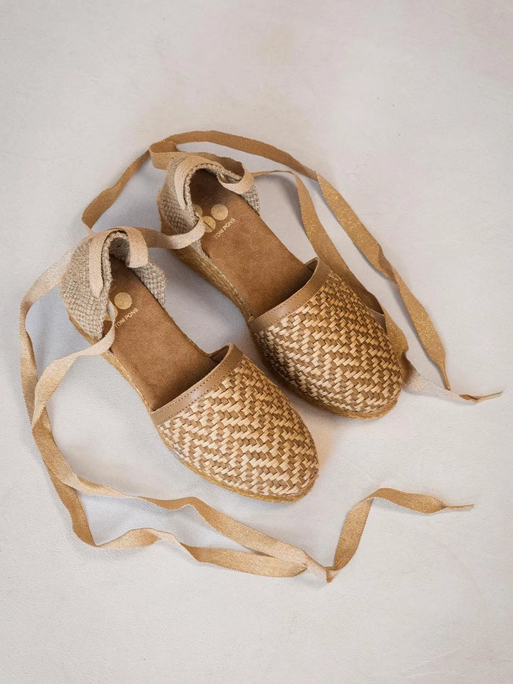 - Alpargata de cuña de mujer con cintas en piel trenzada | FIGUERES80 - Toni Pons