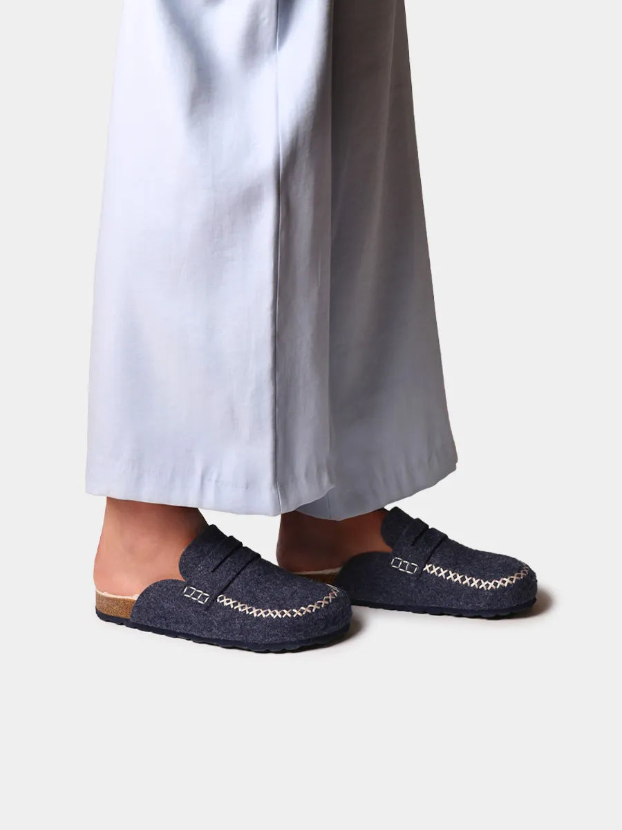 Women's padded clog-style slippers with wedge