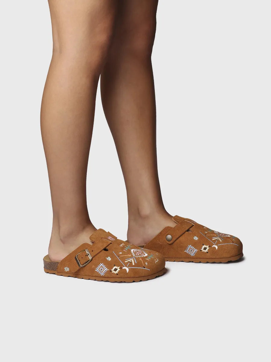 - Zueco de mujer en serraje bordado | GEMINA-BQ - Toni Pons