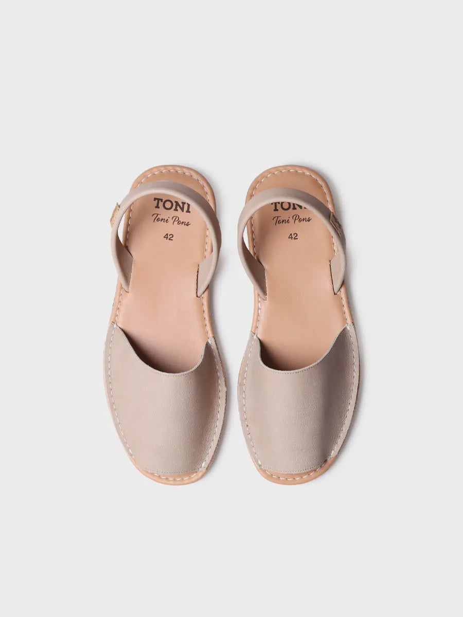 zapatillas hombre - Sandalia de hombre con tiras cruzadas en color taupé | GRAU-P - Toni Pons