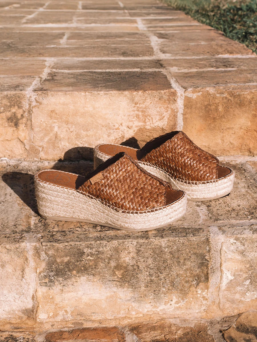 - Alpargata de cuña estilo peep toe | ISOLDA - Toni Pons