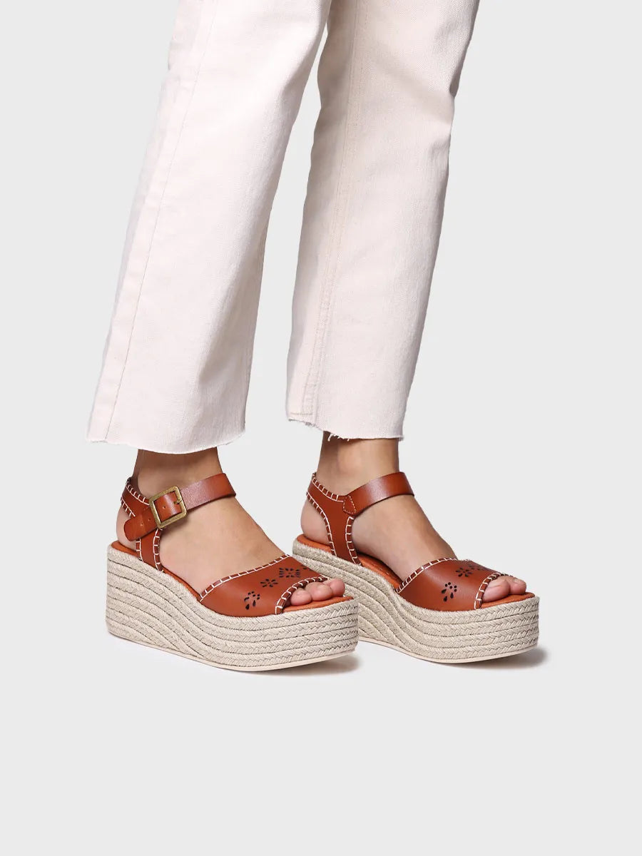 zapatillas mujer - Alpargata de mujer en piel con plataforma de yute y hebilla | JOANA - Toni Pons
