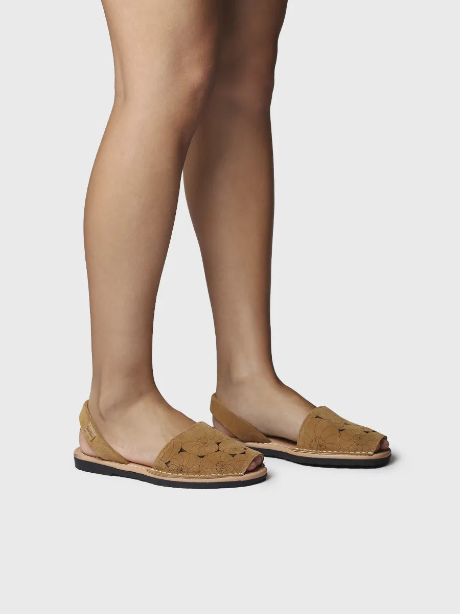 - Abarca de mujer en serraje | MACARELLA - Toni Pons