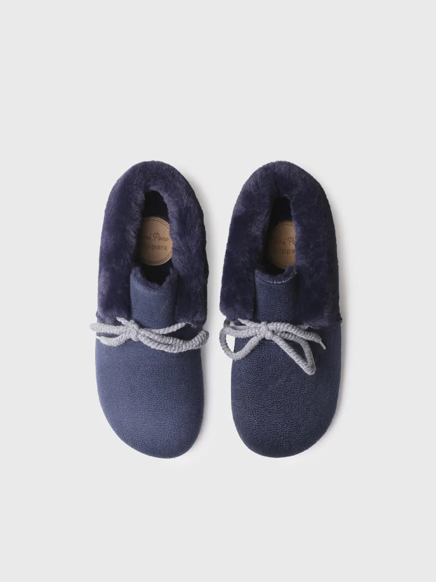 Slipper abotinada de dona amb cordons en blau marí
