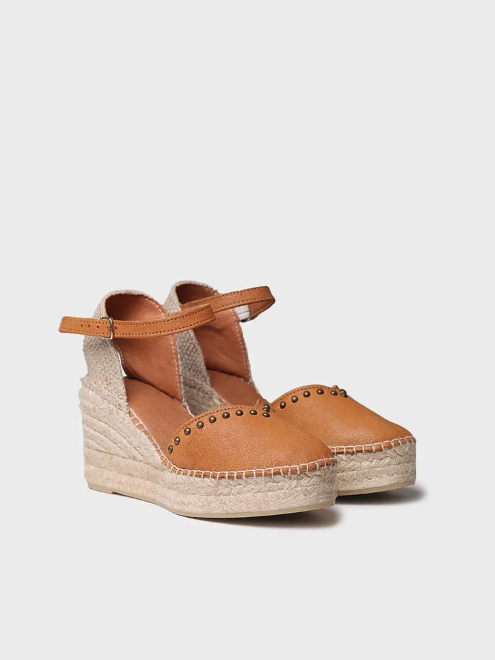 zapatillas mujer - Alpargata de mujer en piel con cuña y tachuelas | MANILA - Toni Pons