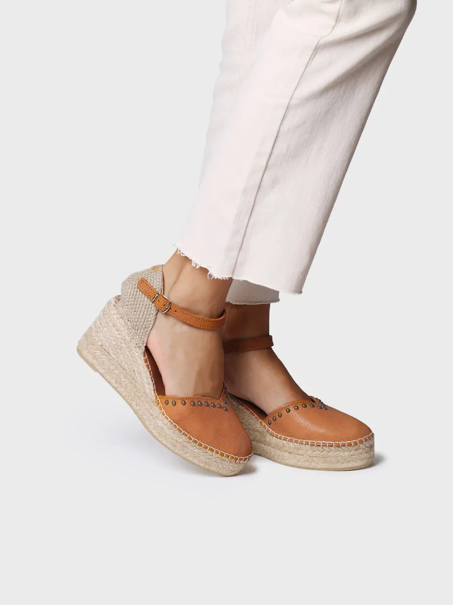 zapatillas mujer - Alpargata de mujer en piel con cuña y tachuelas | MANILA  - Toni Pons