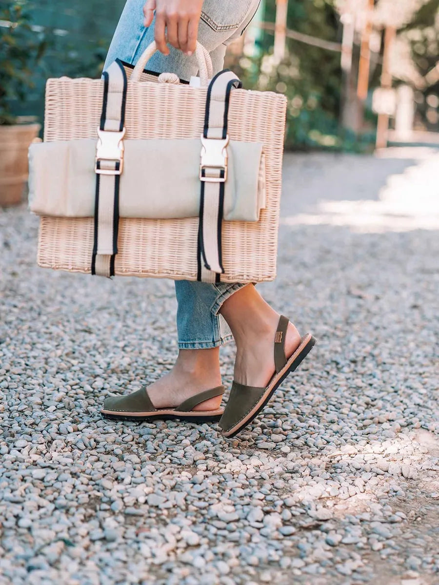 - Menorquinas clásicas de mujer en piel | MAO-N - Toni Pons