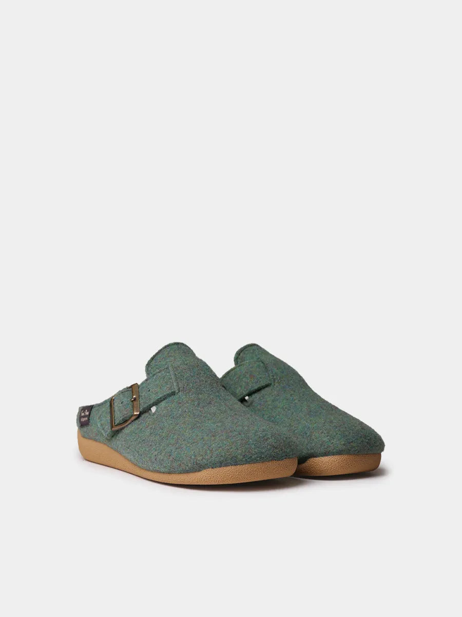 Women's babouche-style slipper with embroidered details