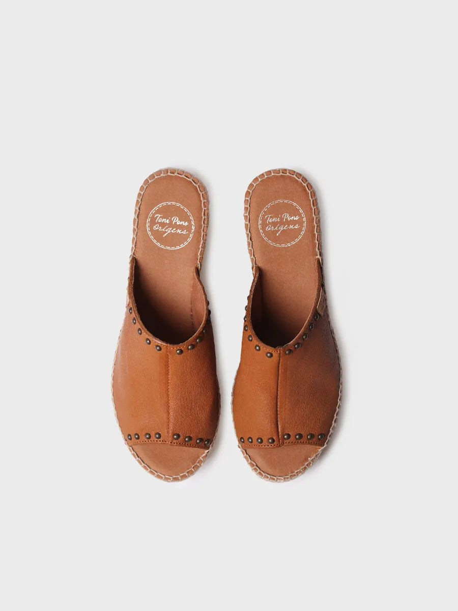 zapatillas mujer - Alpargata destalonada de mujer en piel con cuña y tachuelas | MODENA - Toni Pons