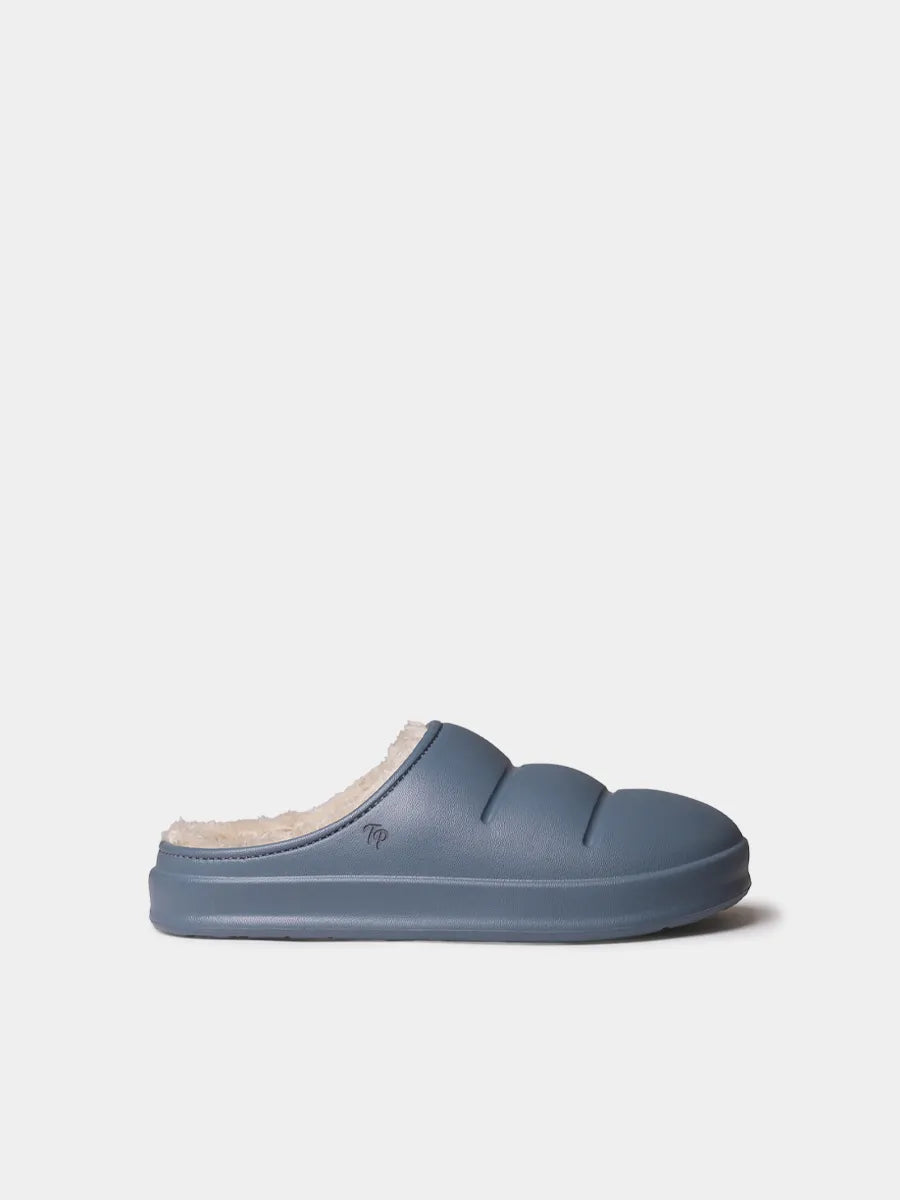 Women's clog-style slipper with buckle