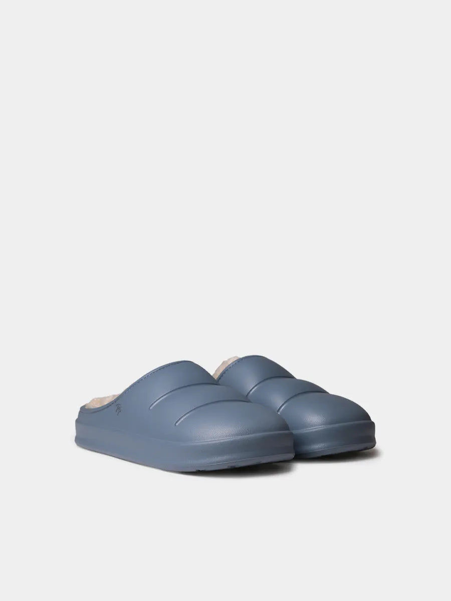 Women's clog-style slipper with buckle