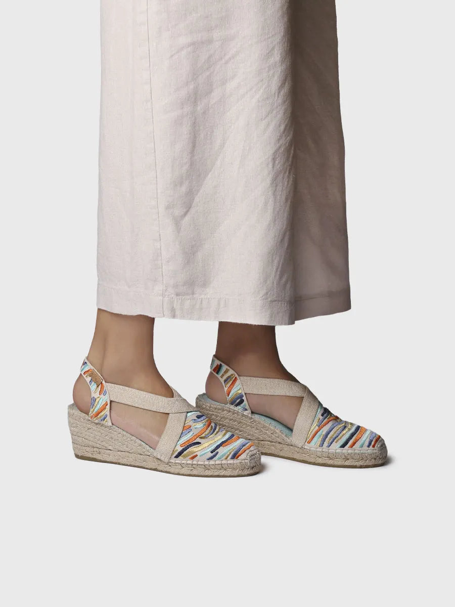 - Alpargata de mujer con cuña y bordado multicolor | MONTJOI - Toni Pons