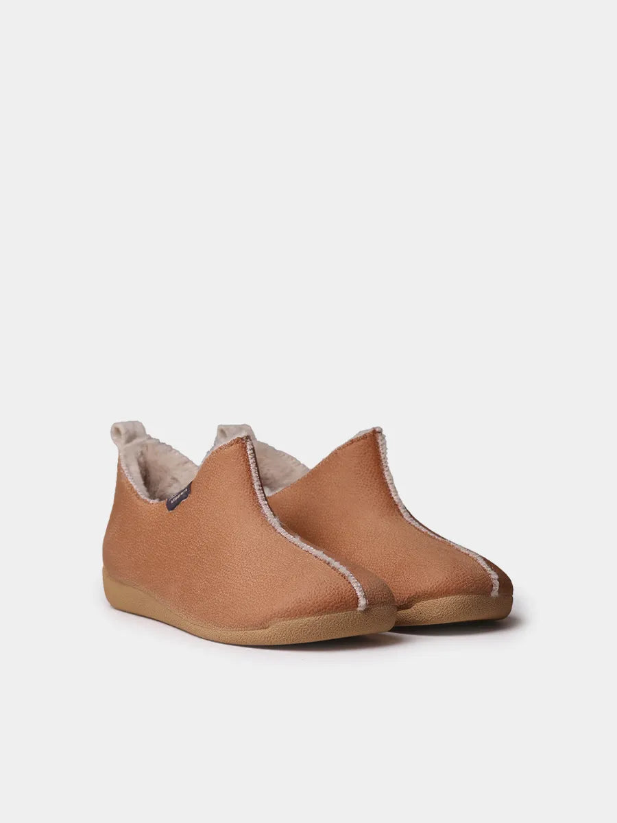 Women's ballerina-style slippers with inner lining