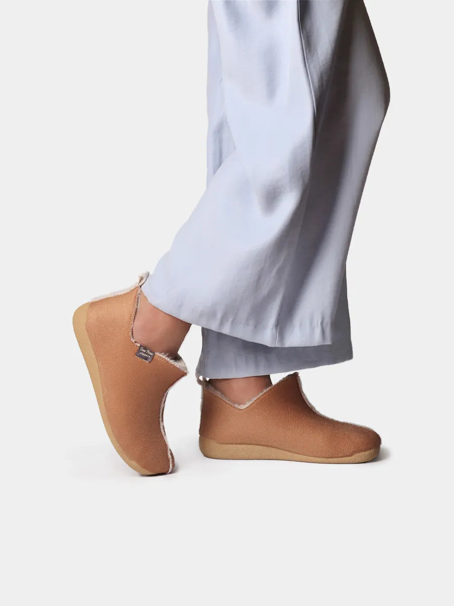 Women's ballerina-style slippers with inner lining