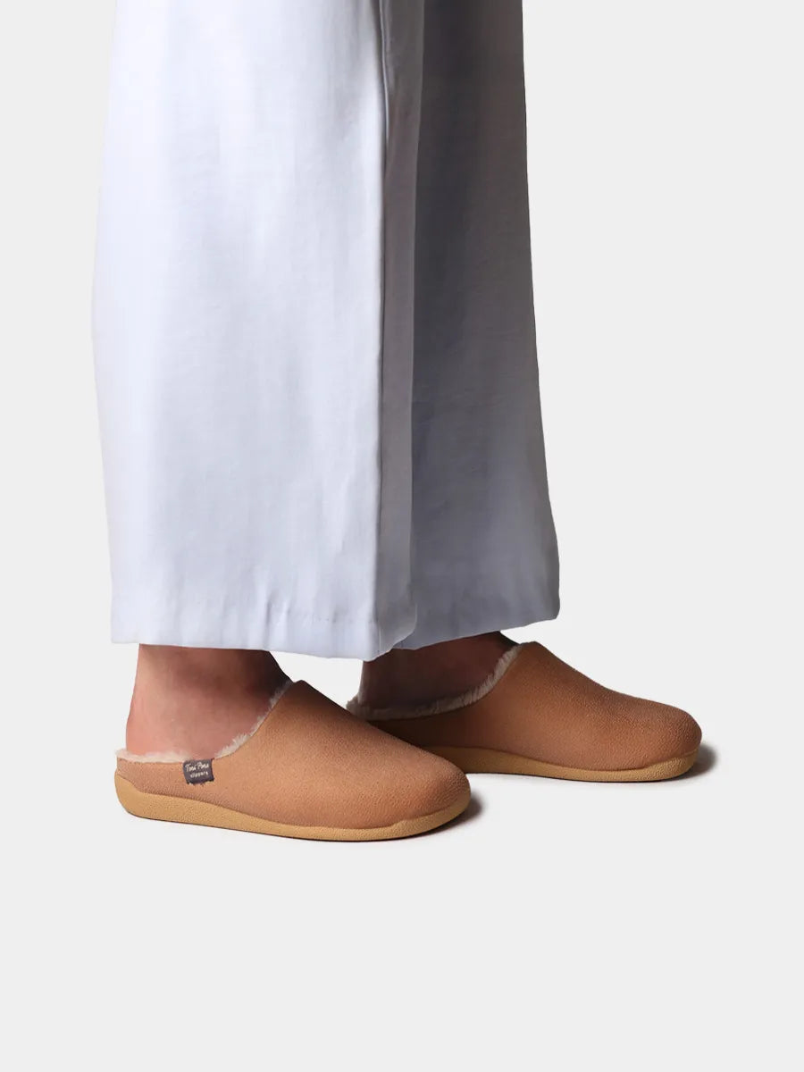 Women's ballerina-style slippers with inner lining