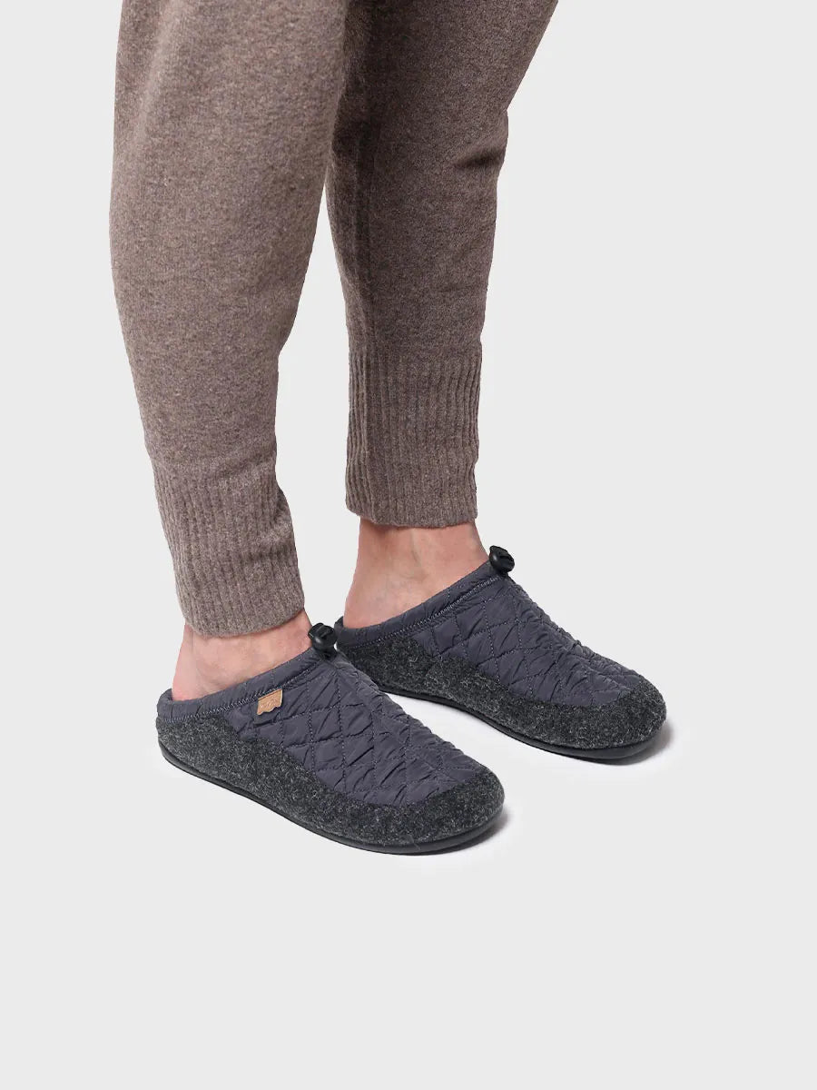 zapatillas de casa hombre - Zapatilla tipo zueco para hombre en tejido acolchado y fieltro | NADIR-UM  - Toni Pons