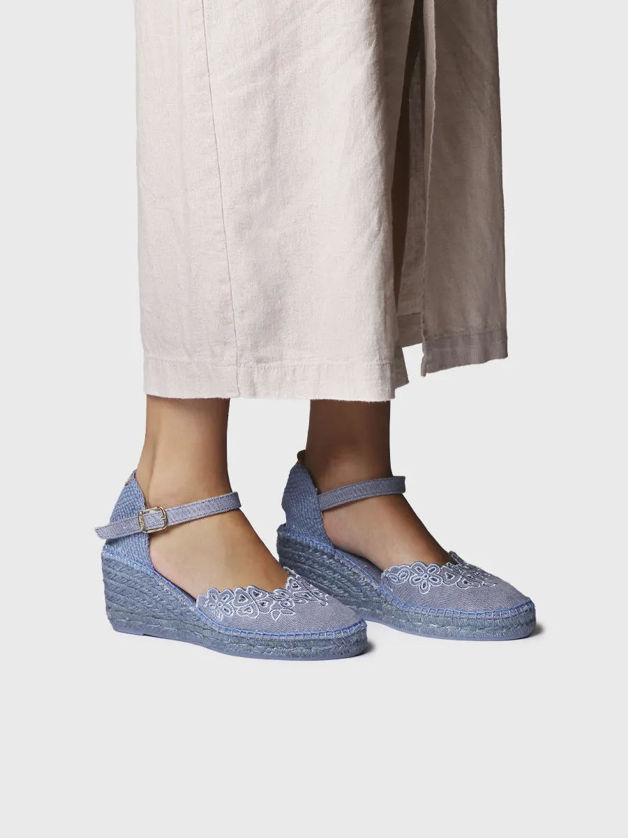 - Alpargata de mujer de cuña con bordado | NAIARA - Toni Pons