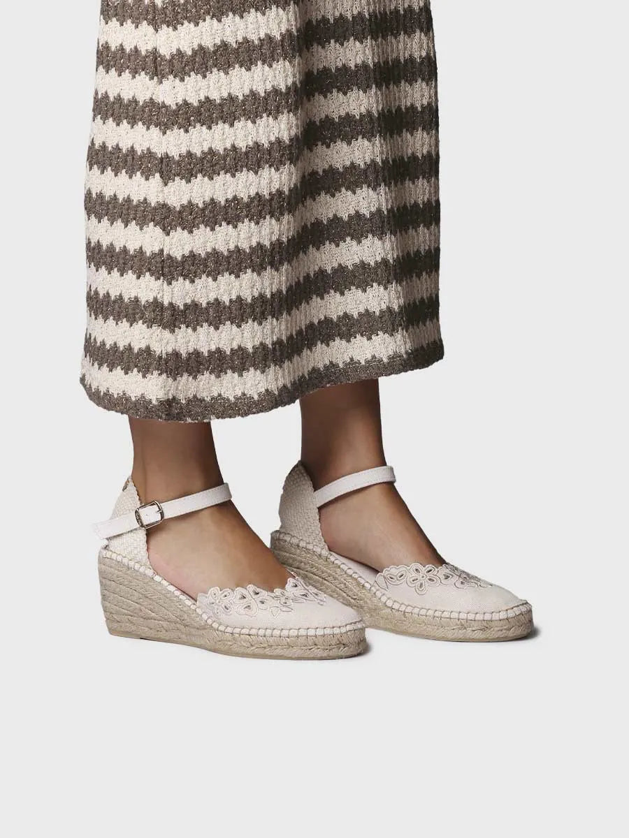 - Alpargata de mujer de cuña con bordado | NAIARA - Toni Pons