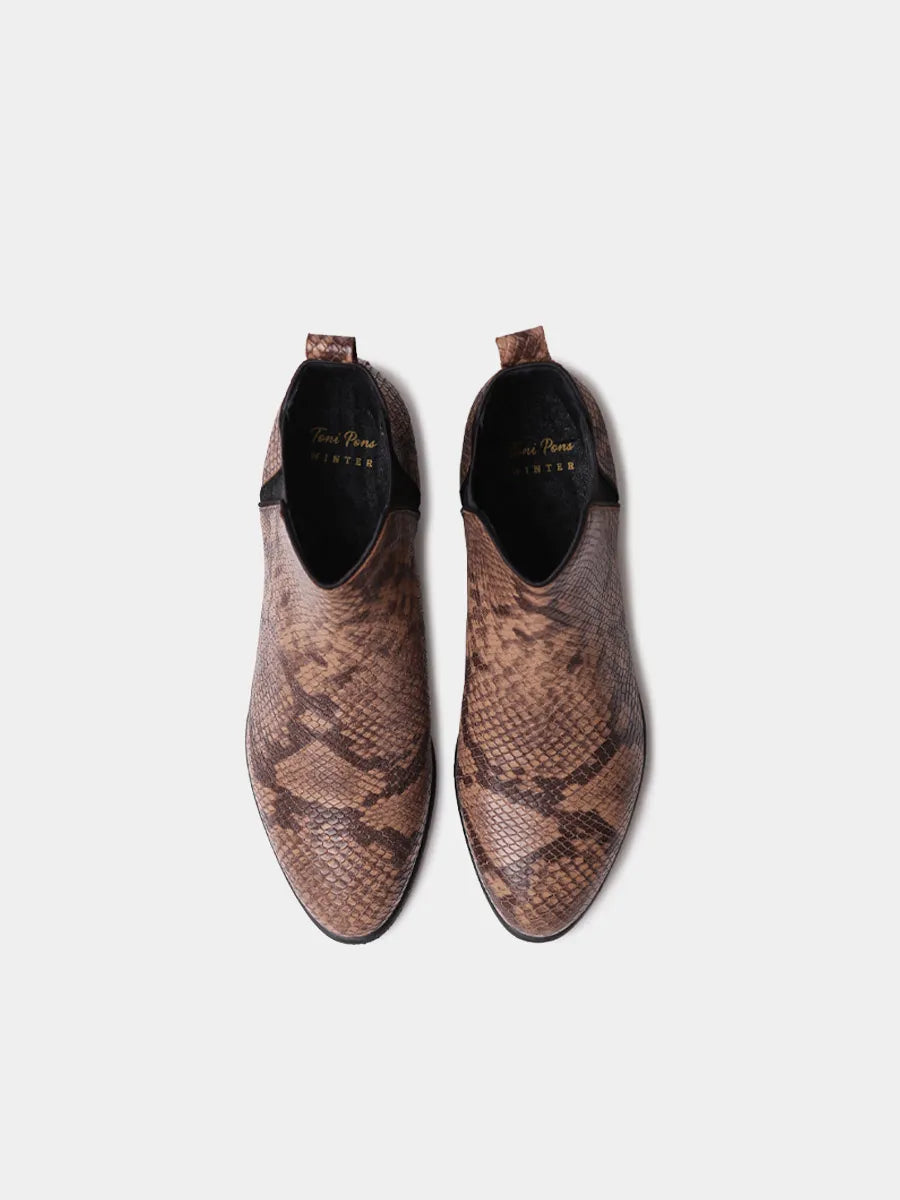 Women’s ballerinas in glossy-effect leather