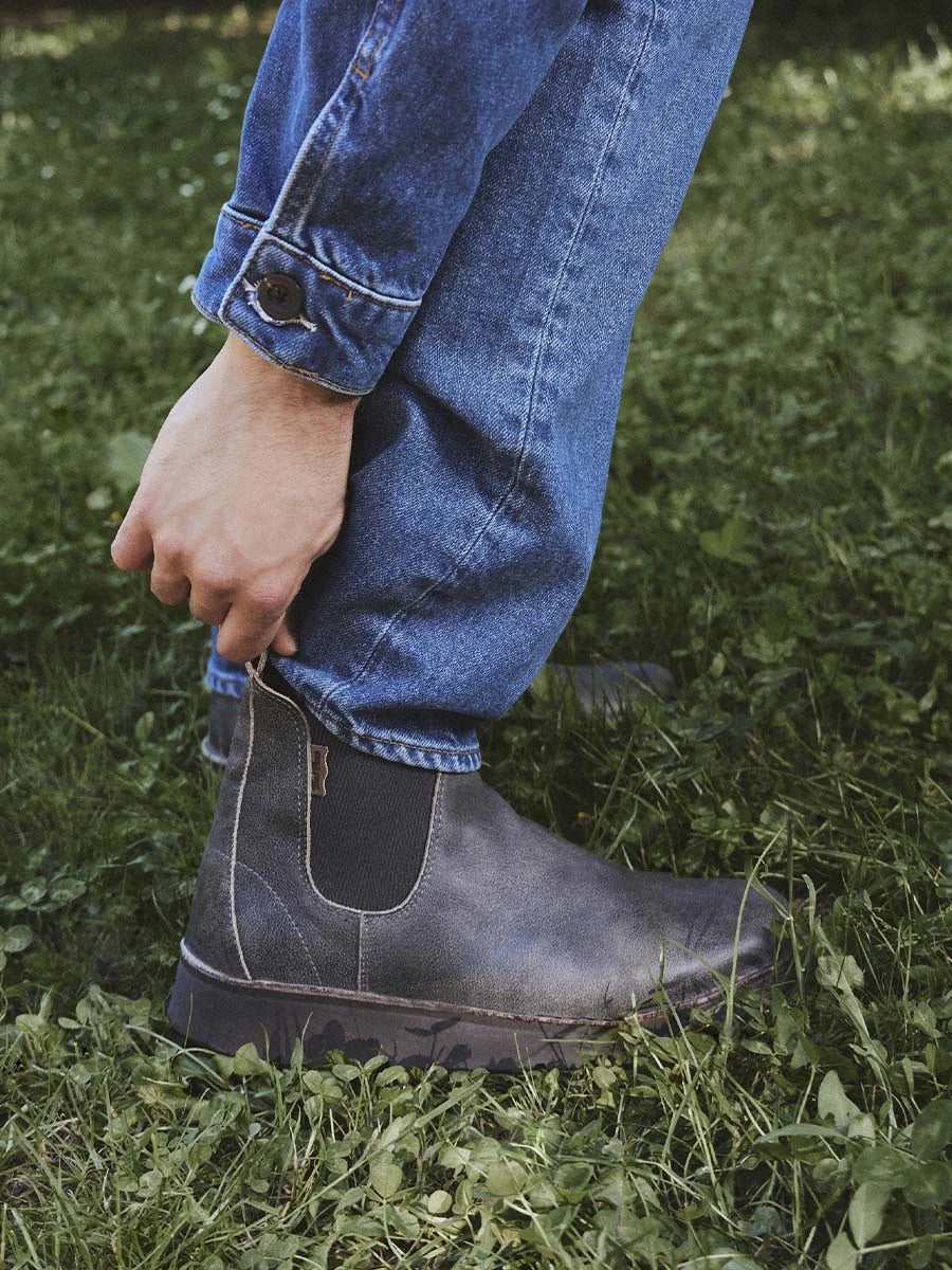Men's leather ankle boot with side elastics | OCTAVI