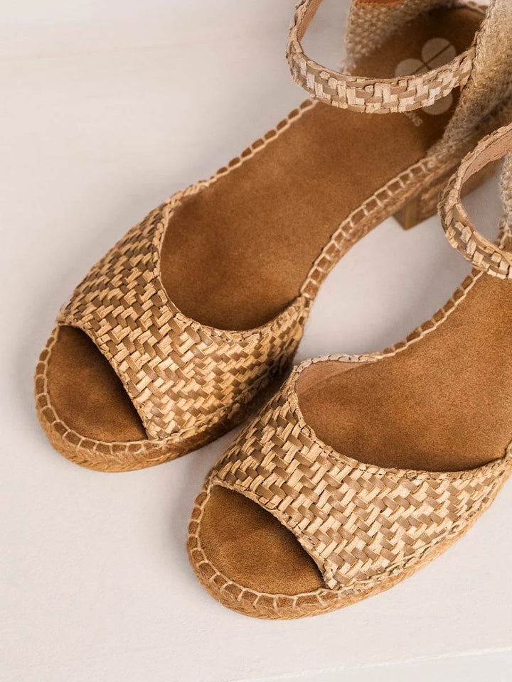 - Alpargata de tacón ancho de mujer en piel trenzada | OLOT80 - Toni Pons