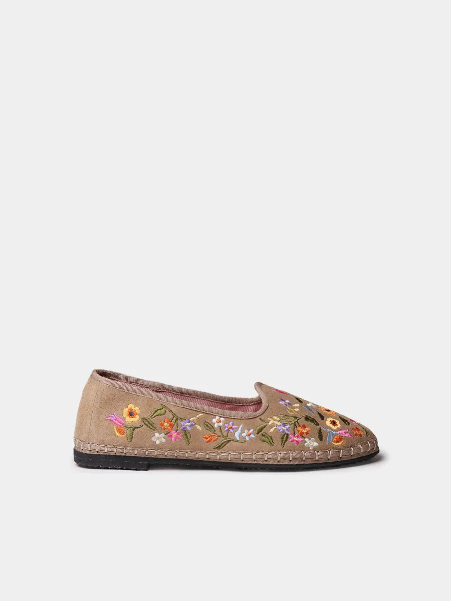 Zapatos mujer - Bailarina de mujer en serraje con flores bordadas | PERALADA - Toni Pons