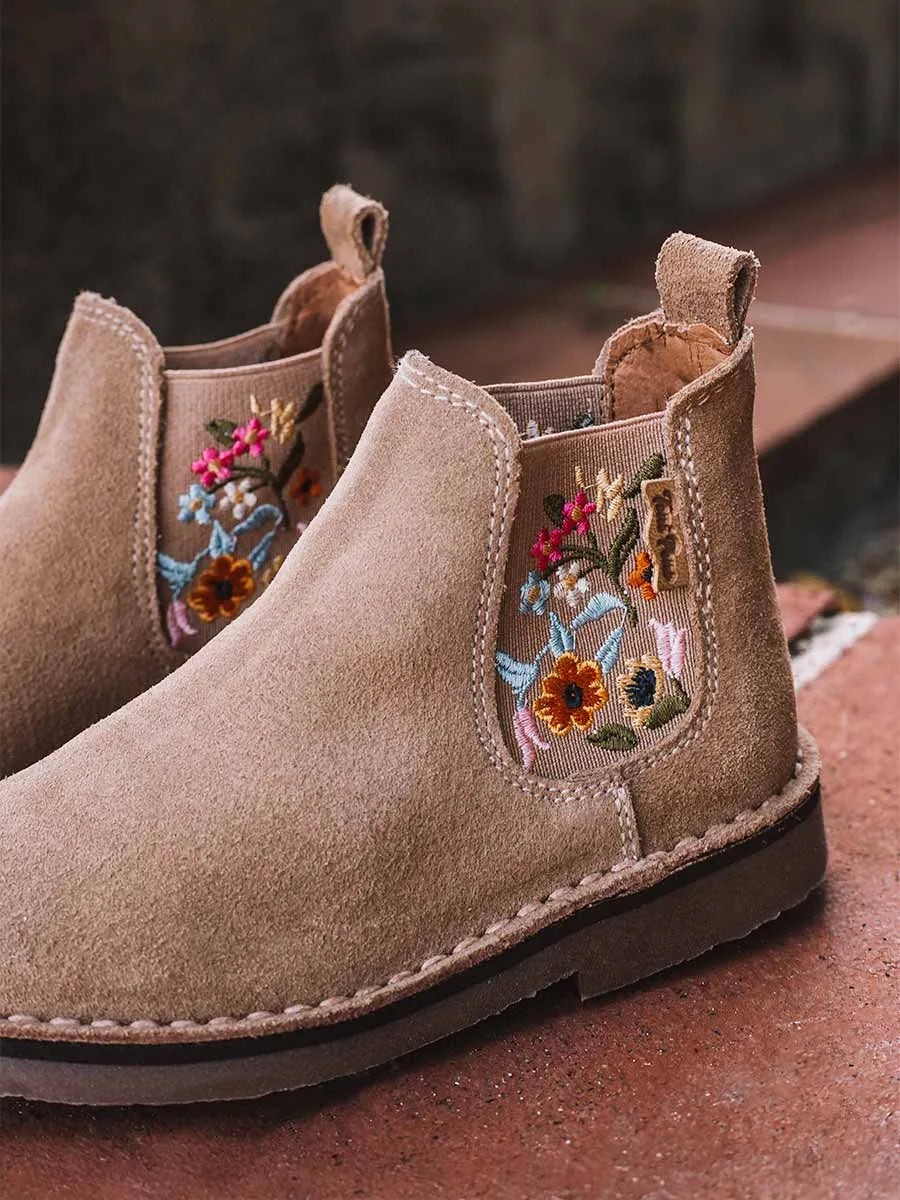 Botines infantil - Botín infantil de serraje con bordados florales | PUBOL - Toni Pons