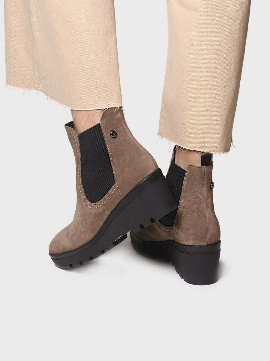 Women's leather boot