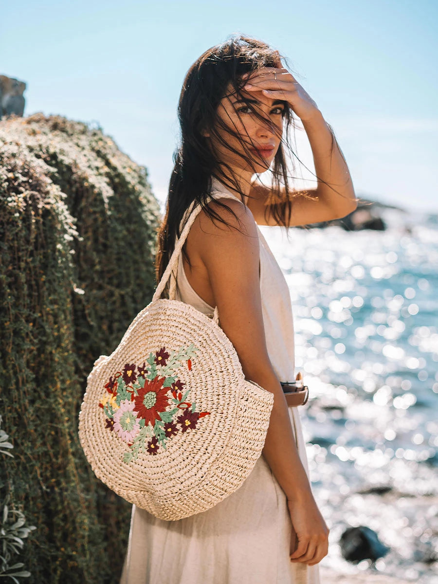 - Bolso circular con bordado floral | RUBINA - Toni Pons