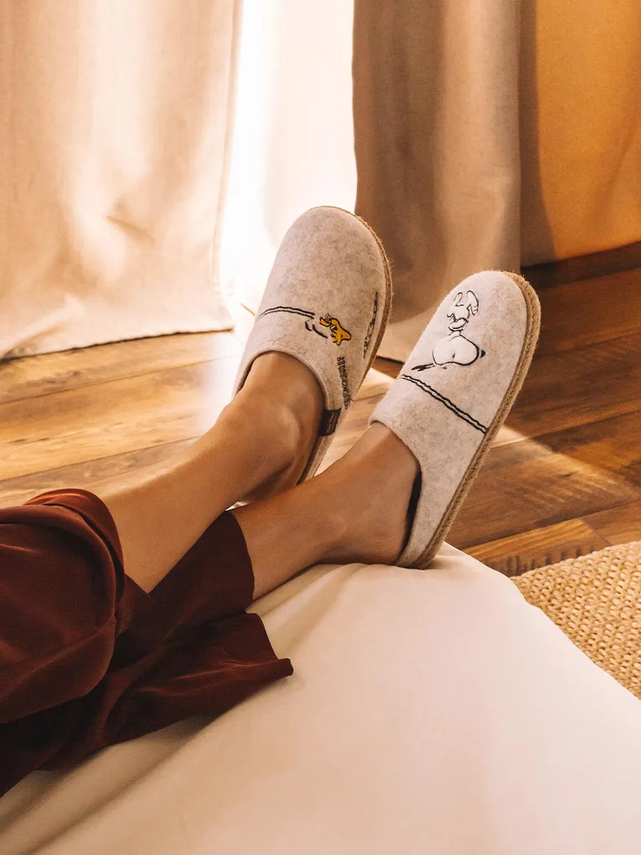 Women's high-cut slipper in fabric