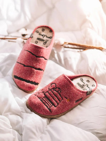 Zapatillas de casa mujer - Slippers tipo zueco de Snoopy para mujer en fieltro | SNOOPY - Toni Pons
