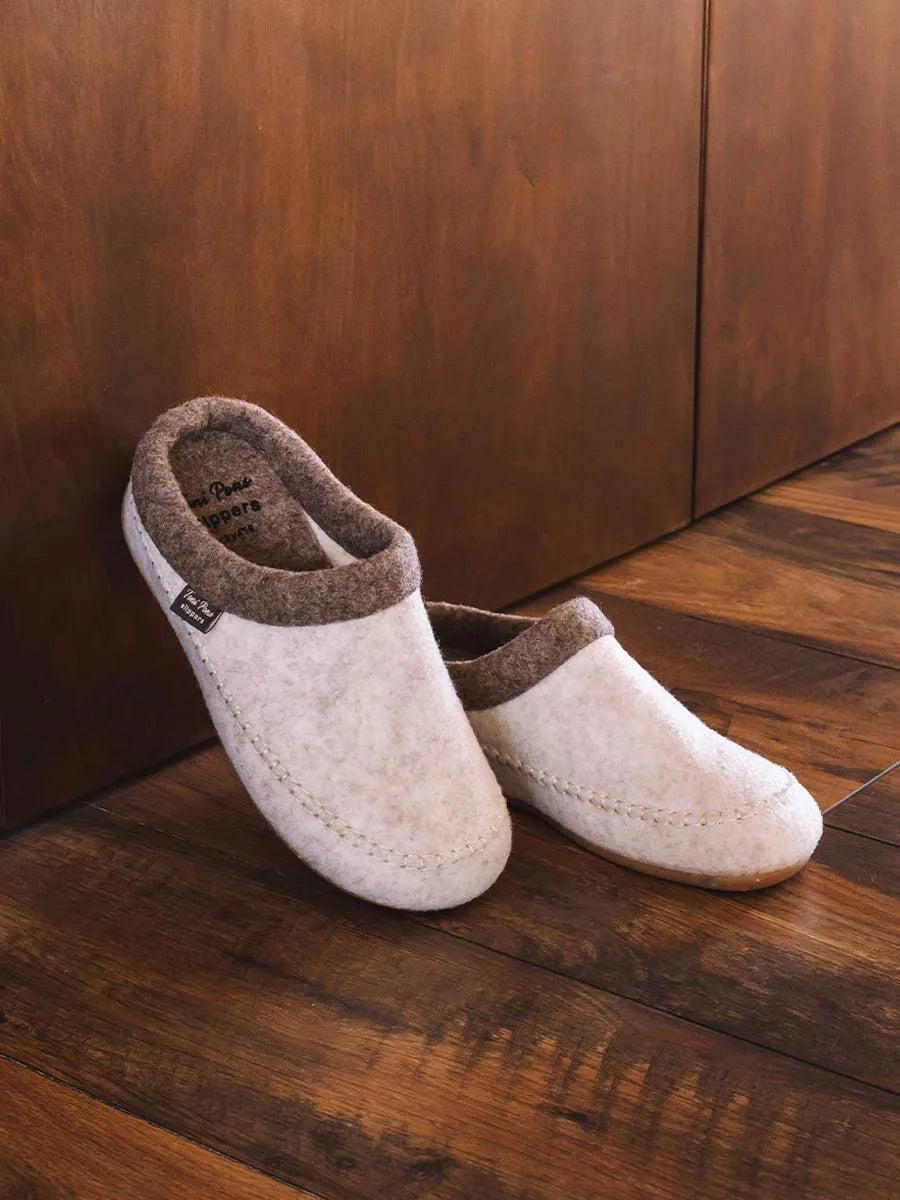 Clog-style slipper in padded fabric and felt