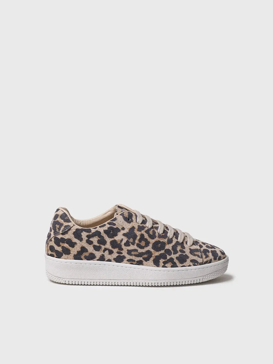 Women's leather trainers in animal print 