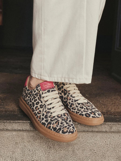 Sabatilla esportiva de pell en animal print per a dona | AUREA