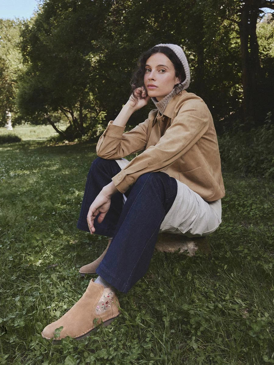 Stiefelette aus Veloursleder mit Stickerei für Damen | BISBAL