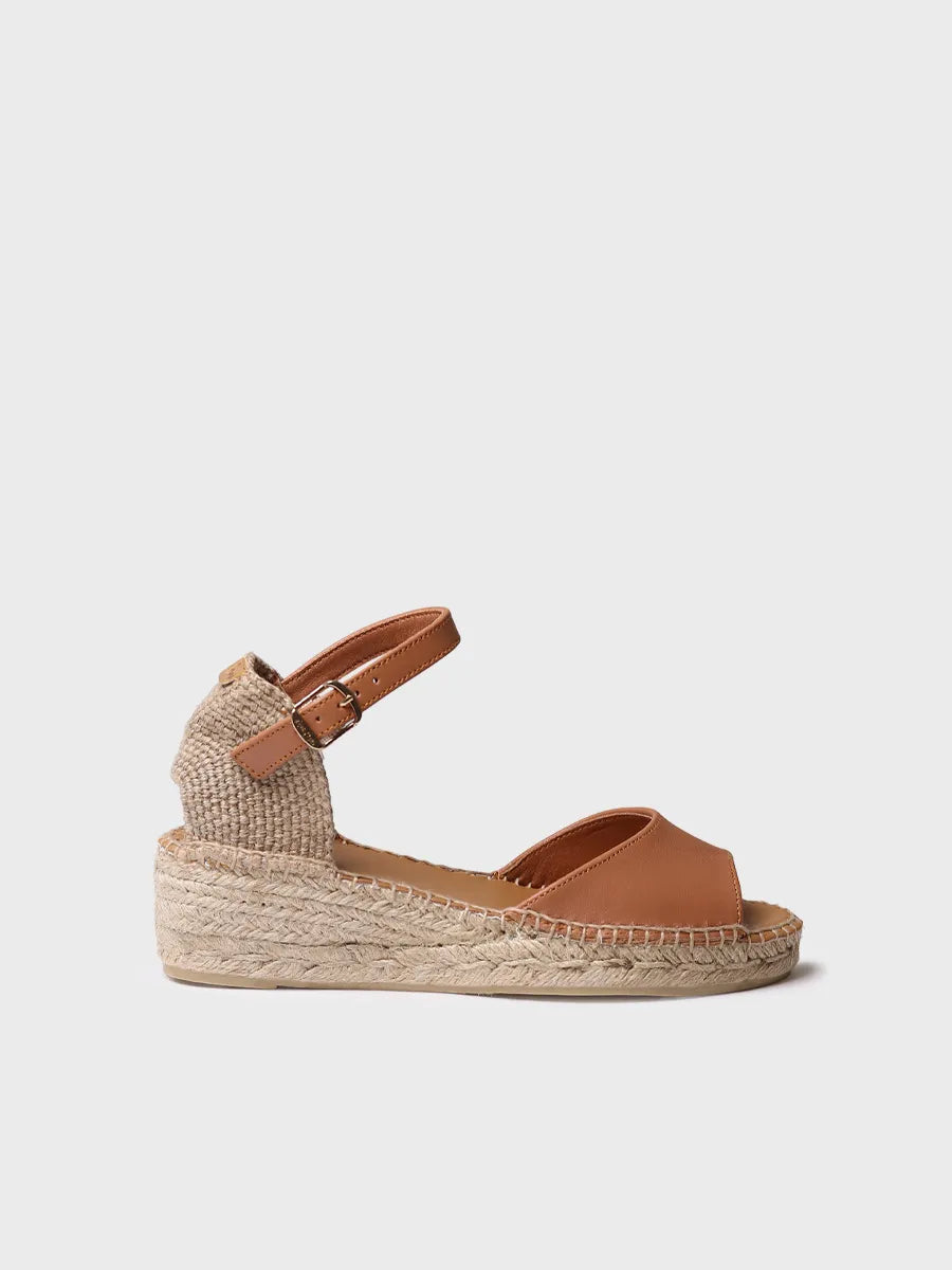 Open espadrille for women with low wedge