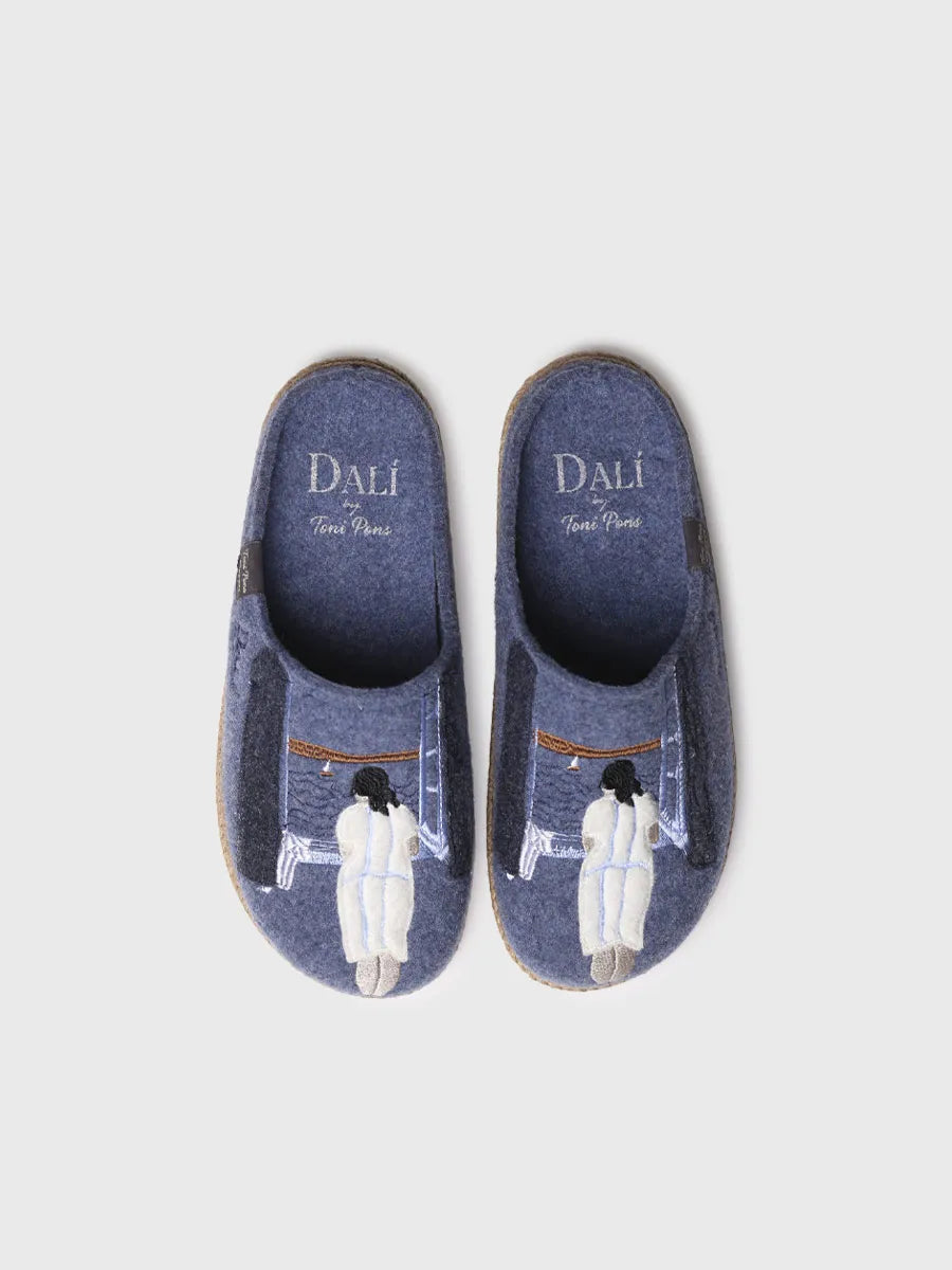 Women's slippers inspired by Salvador Dalí's work 