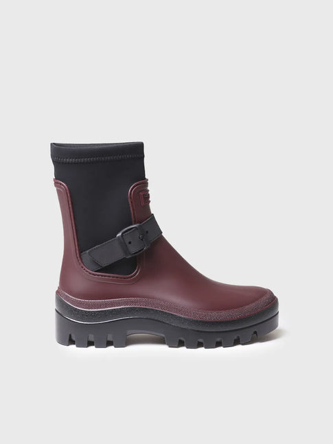 Women's rain boot with buckle in black 