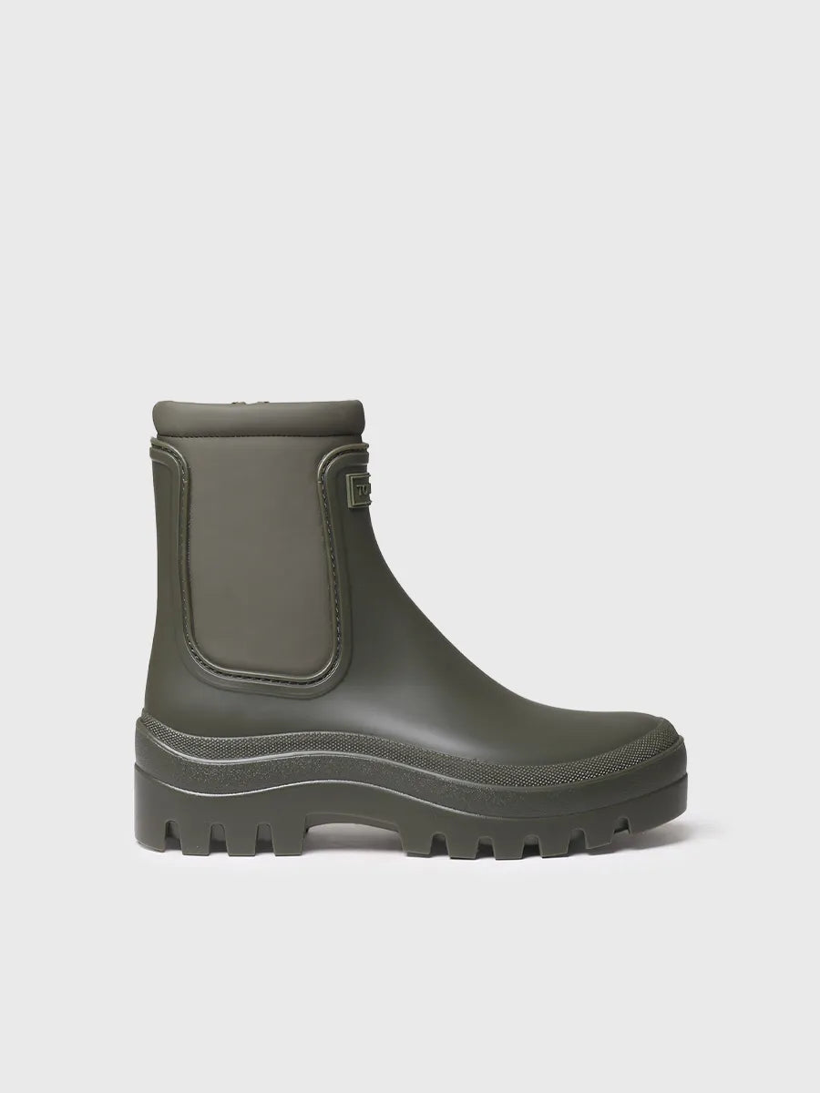 Women's rain boots with neoprene