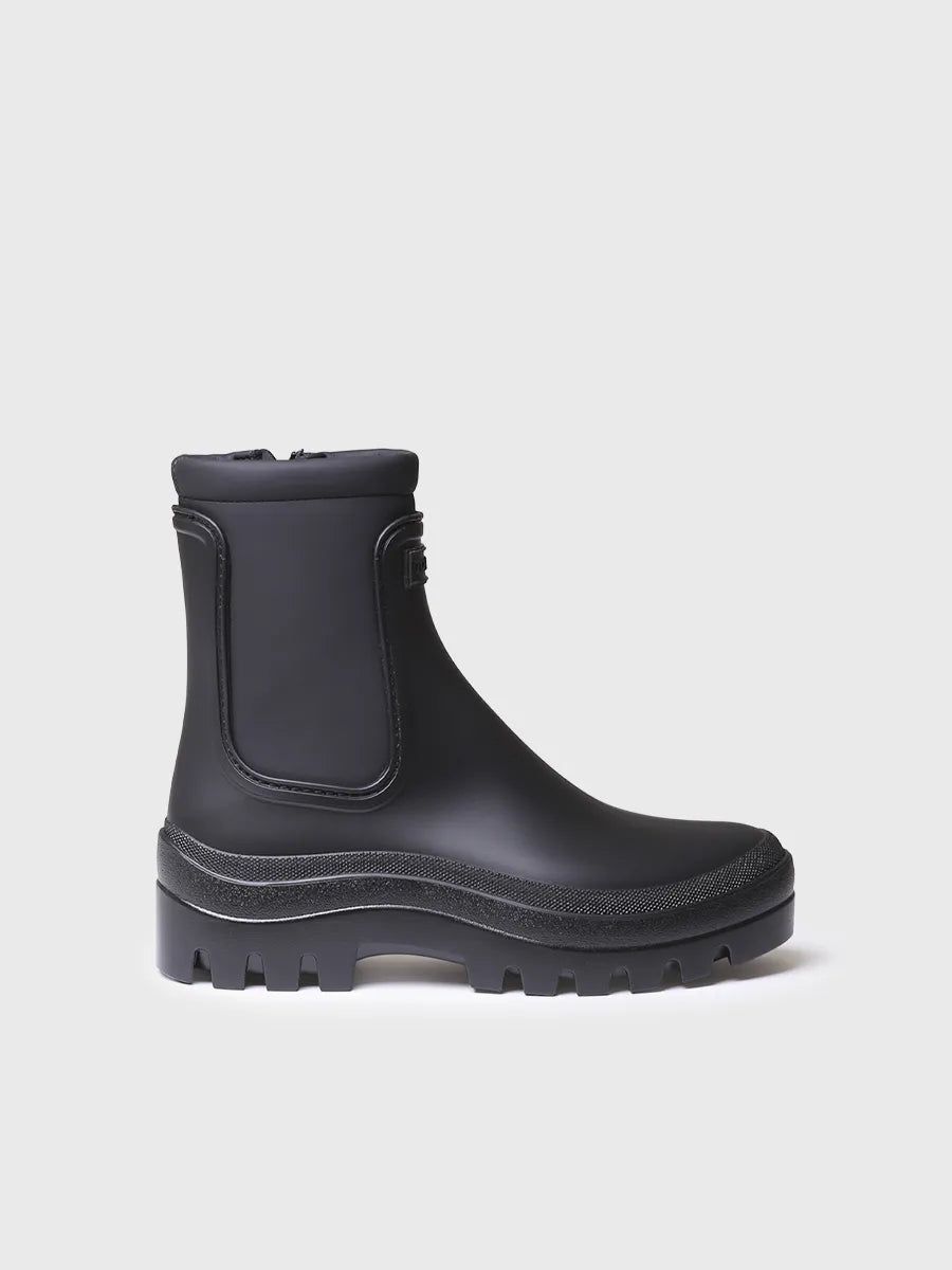 Women's rain boots with neoprene